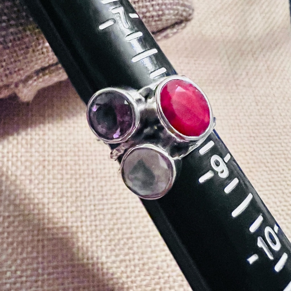 Amethyst, Moonstone & Corundum Ruby .925 Ring Size 8 Split Shank sides